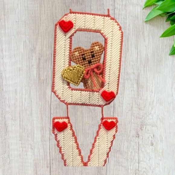 Vintage Plastic Canvas Valentine’s Day LOVE Door Hanging - Picture 3 of 5
